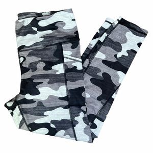 3/$30 Reebok Camo Gray & Black Full Length Athletic Workout Leggings Size XL